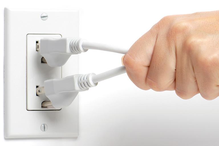 biện pháp bảo vệ an toàn điện cho trẻ